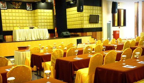 Hotel Oval Surabaya Eksteriør bilde