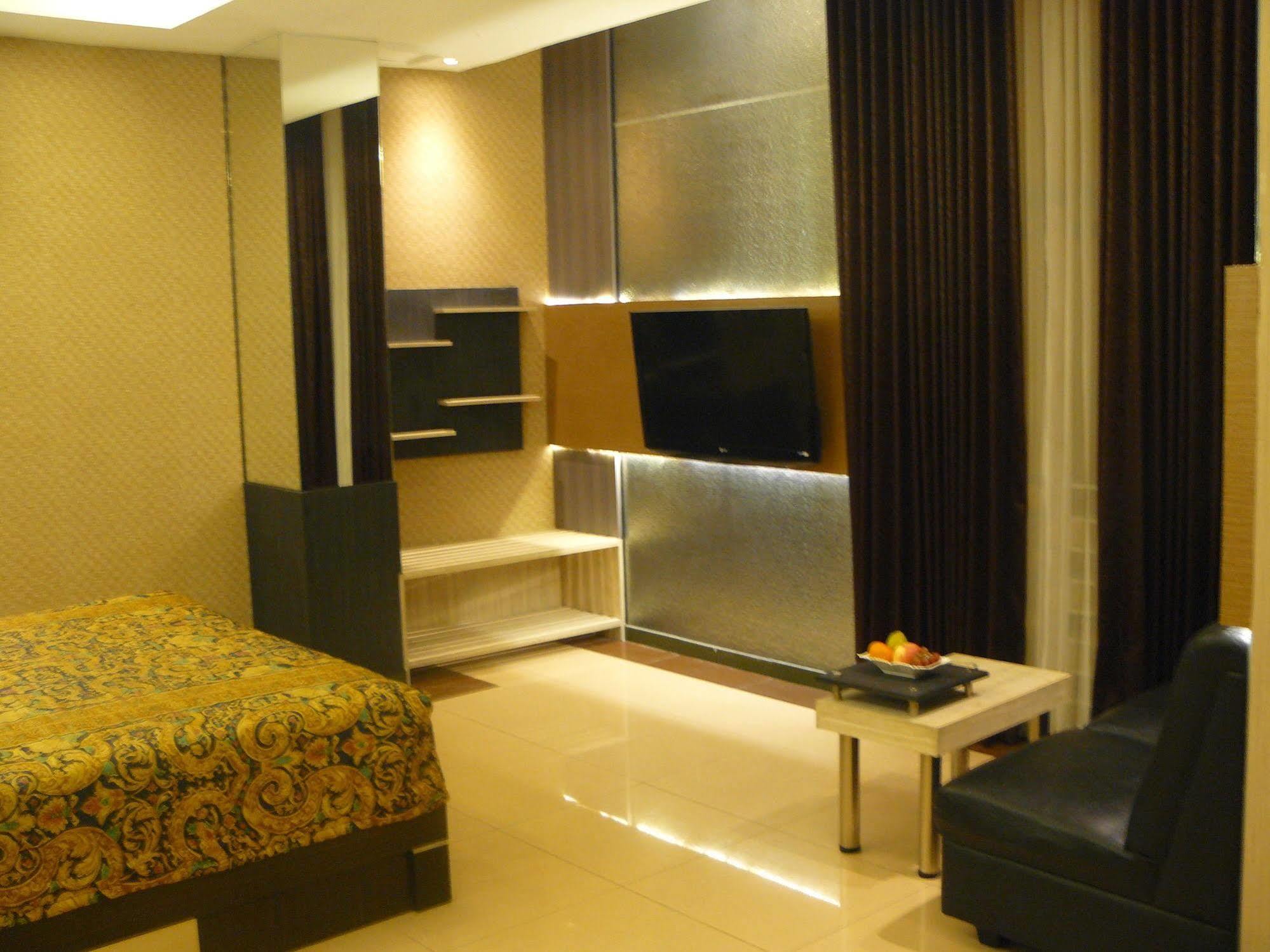 Hotel Oval Surabaya Eksteriør bilde