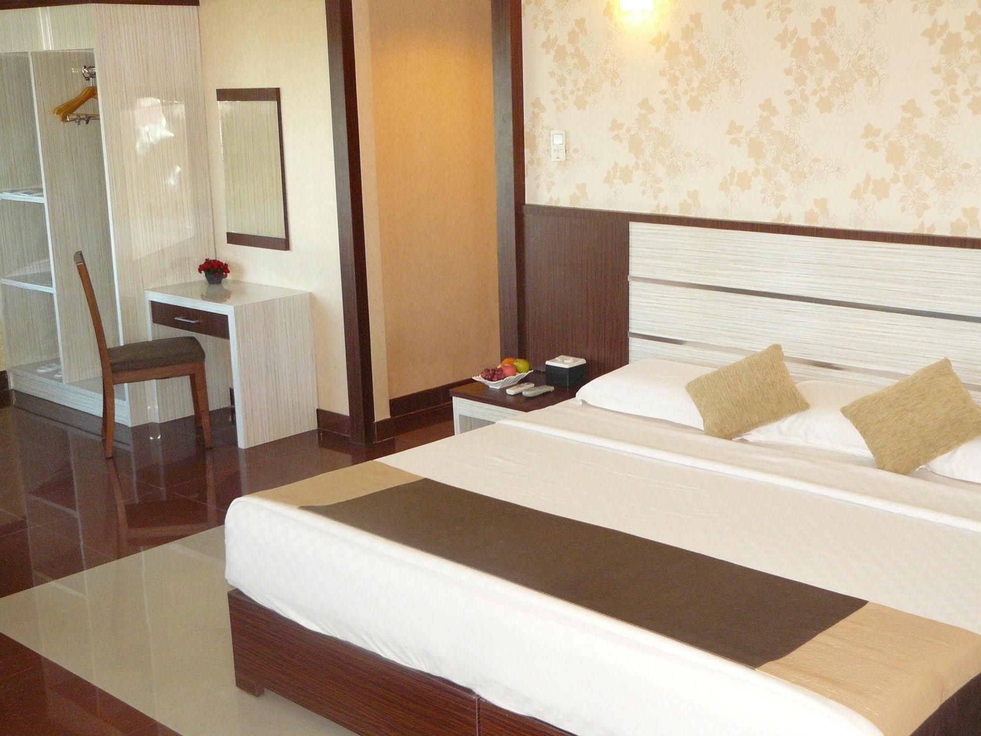 Hotel Oval Surabaya Eksteriør bilde